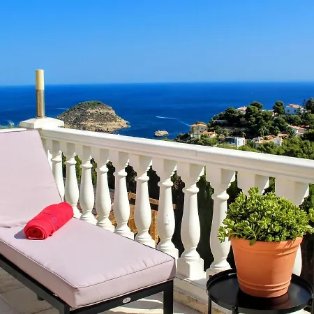 Villa With Heated Pool *