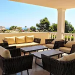 With Heated Pool فيلة خافييا
