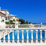 With Heated Pool فيلة خافييا